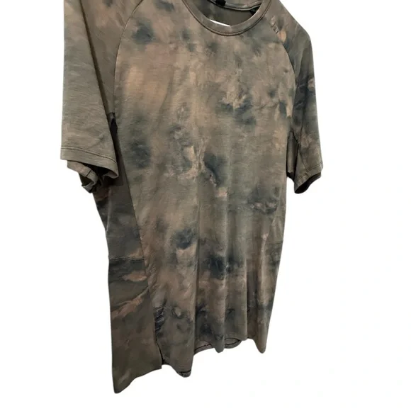 Lululemon Mens Shirt Size M Brown Tan Tie Dye License To Train L98-021-LTT - Picture 6 of 6